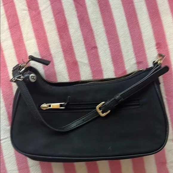 Guess Black Shoulder Bag - Picture 5 of 5